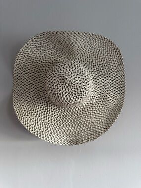 Wide Brim Straw Sun Hat Black White Woven Beach Vacation Floppy Hat